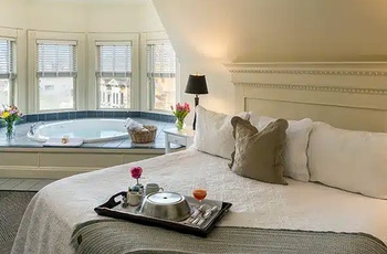 Carter House Inn, Suite