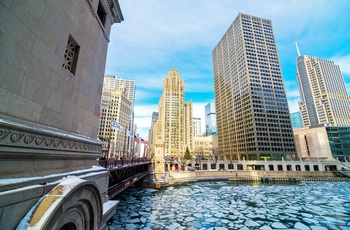Tribune Tower og Chicago skyline, USA