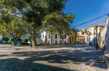Central plads Chrisso, der er en landsby i Phocis - Grækenland