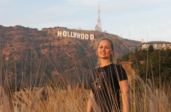 Christina med det berømte Hollywood skilt, Los Angeles - rejsespecialist i Lyngby