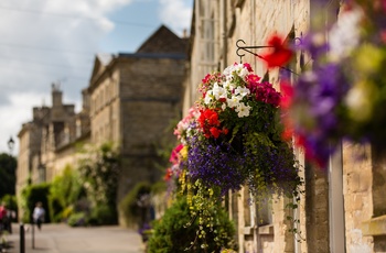 Cirencester - gade med blomster