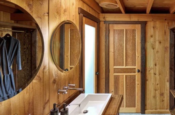 Clayoquot Wilderness Resort, Bathroom