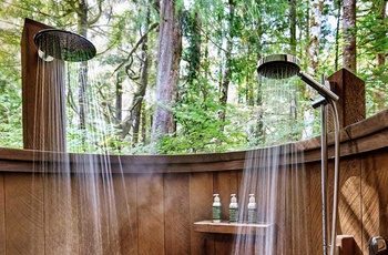 Clayoquot Wilderness Resort, Shower