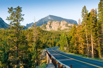 Vej gennem Rocky Mountain National Park, Colorado i USA