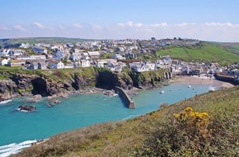 Udsigt til havnebyen Port Isaac, Cornwall i England