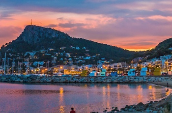 L'Estartit om aftenen, Costa Brava i Spanien