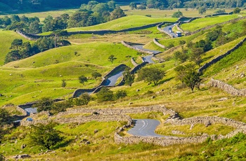 Smuk vej via Kirkstone Pass i Lake District, Cumbria i England