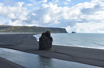 Dyrhólaey, sorte strand og fuglefjeld