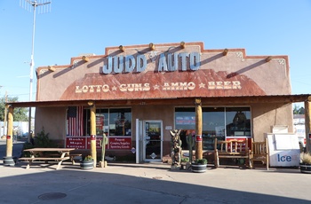 MC Route 66 og Arizona - Sjov butik på vej mod Glen Canyon dæmningen
