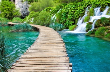 Træsti gennem Krka Nationalpark i Dalmatien, Kroatien