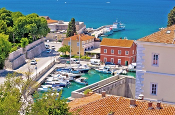 Lystbådehavn i Zadar, Dalmatien i Kroatien