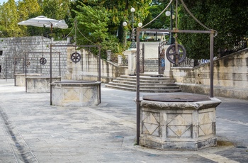 Pladsen med de 5 brønde i Zadar - Dalmatien i Kroatien