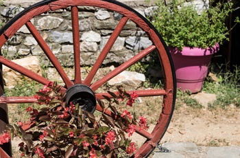 Detaljer fra den bilfri bjerglandsby Palaios Panteleimonas - Grækenland