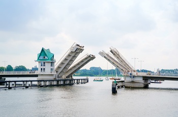 Den dobbelte klapbro i Kappeln - Slesvig-Holsten i Tyskland