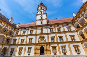 Den indre slotsplads på Eggenberg Slot i Graz
