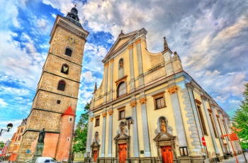 Det Sorte Tårn og Santa Barbara kirken i Ceske Budejovice