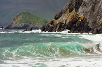 Dramatisk kyststrækning og vilde bølger på Dingle-halvøen - Irland