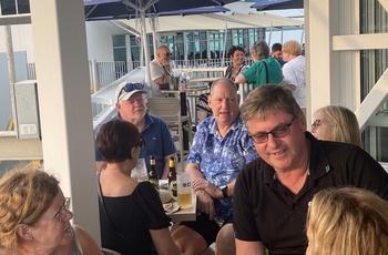 Der er god stemning på Dock One Bar & Food, Darwin