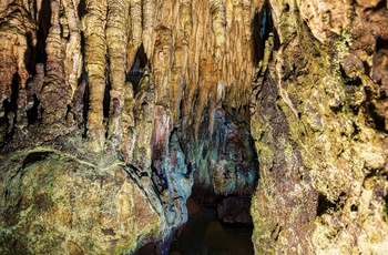 Dragens Hule nær Kastoria ved Orestiada-søen - Grækenland