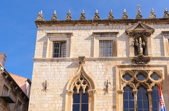 Facaden af Sponza Paladset i Dubrovnik, Dalmatien i Kroatien