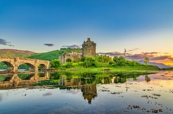 Borgen Eilean Donan i Skotland tæt på Isle of Sky