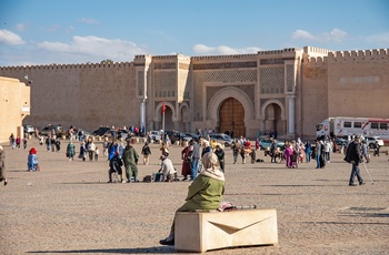 El-Hedim Square og byporten Bab Mansour i Meknes - Marokko