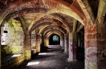 England - kældergangene under klosteret Lanercost Priory