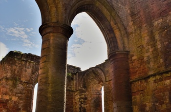 England - søjler fra klosteret Lanercost Priory