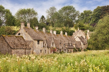 England, Gloucestershire, Cotswolds, Bibury - de smukke stenhuse på række ved Arlington Row