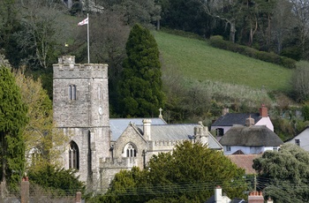 England, Somerset - All Saints Church i den lille by Dulverton i Exmoor National Park