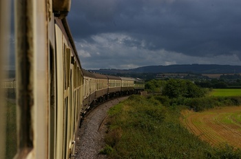 England, Somerset - West Somerset Railway kører uanset om det er sol eller regn