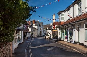 England, Somerset - hovedgaden i Porlock (Foto Neville Stanikk by Exmoor NP)