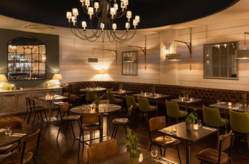 England, Somerset, Taunton - restauranten Brazz på Castle Hotel