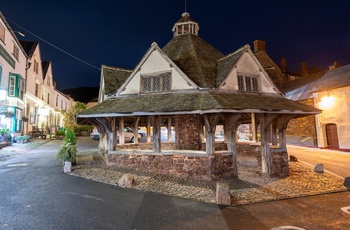 England, Somerset, Dunster - det gamle Yarn Market i Dunster ved aftentide