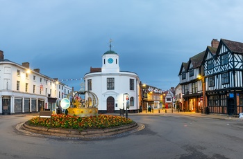 England, Stratford upon Avon - panorama ved Rotunda for enden af High Street