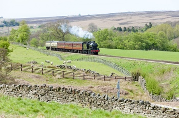 England, Yorkshire - lokomotiv med fuld damp på North Yorkshire Moors Railway