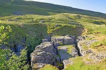 England, Yorkshire - smukt landskab og Pothole ved Buttertub Pass i Yorkshire Dales