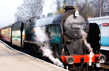 England, Yorkshire - togstamme med damplokomotiv på Grosmont station