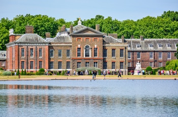 Kensington Palace om sommeren, London i England
