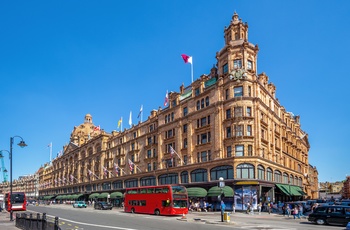 Stormagasinet Harrods ligger i South Kensington, London i England