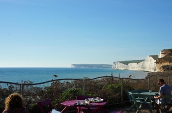 Udsigten fra cafeen ved Berling Gap ved Seven Sisters i Sydengland