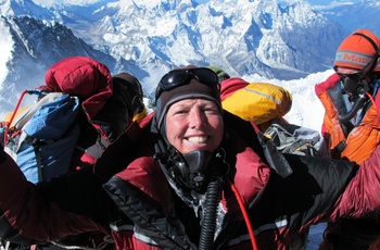 CEO og Bjergbestiger Stina Glavind på toppen af Mount Everest