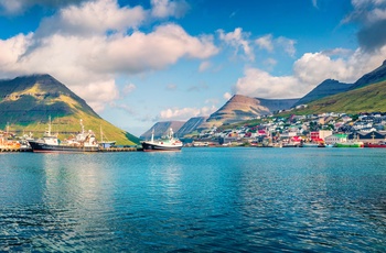 Kyst- og havnebyen Klaksvik på øen Bordour, Færøerne