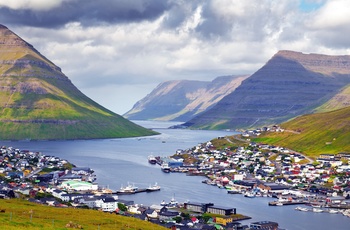 Udsigt til Klaksvik på øen Borðoy, en del af Norðoyar - Færøerne