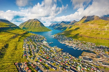 Færøernes næststørste by Klaksvik på øen Borðoy