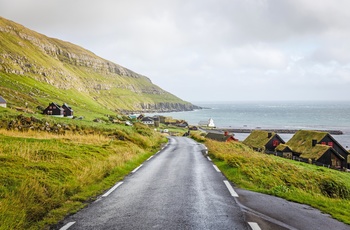 Vej mod Kirkjubøur på øen Streymoy, Færøerne