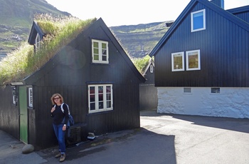 Traditionelle huse i Tjørnuvik bygd på øen Streymoy, Færøerne