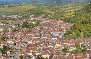 Udsigt mod Poligny - Comtés ostens hovedstad i Bourgogne - Frankrig