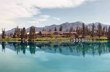 Fairmont Jasper i det vestlige Canada - Udsigt til hotellet