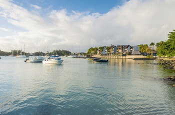 Lystbåde ud for bade- og feriebyen Grand Baie i Mauritius